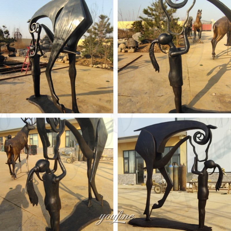 Kissing Horse Sculpture in YouFine Factory