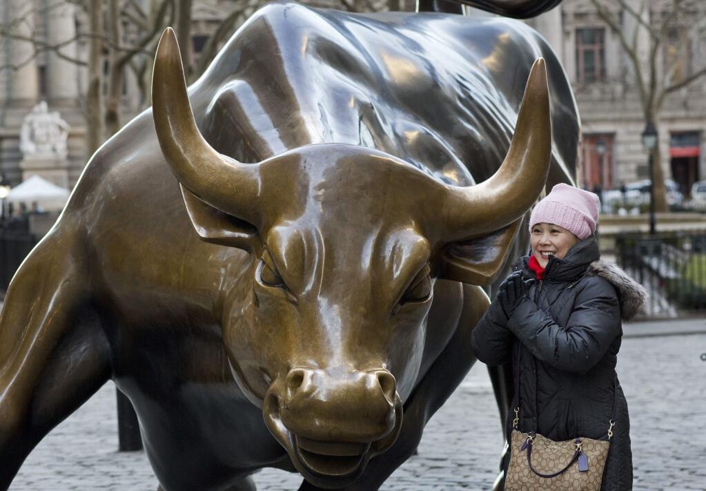 stock market bull statue