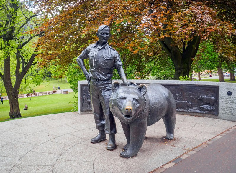 Wojtek-the-Soldier-Bear-Memorial-Edinburgh-Scotland-Polish-Soldier