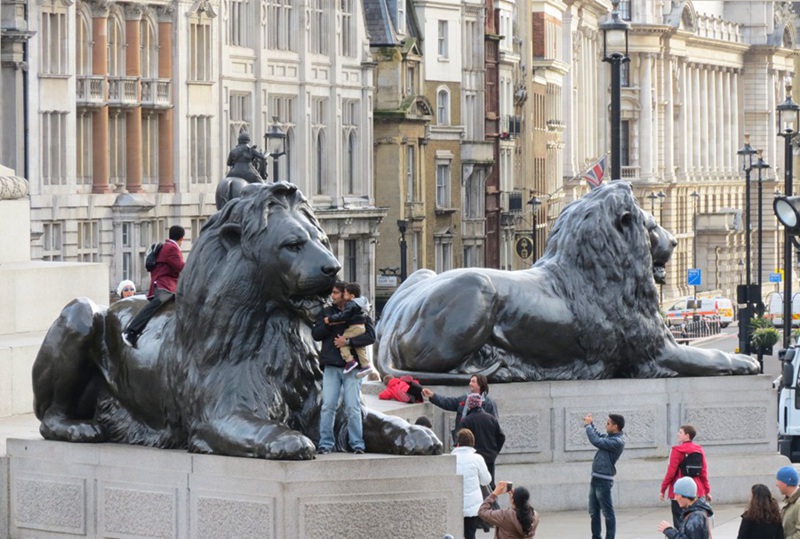 bronze lion monument