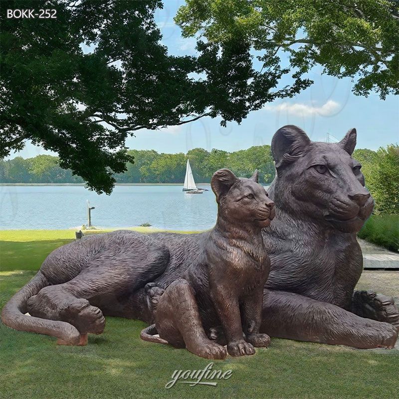 Mountain Lion Statue with Cub (1)