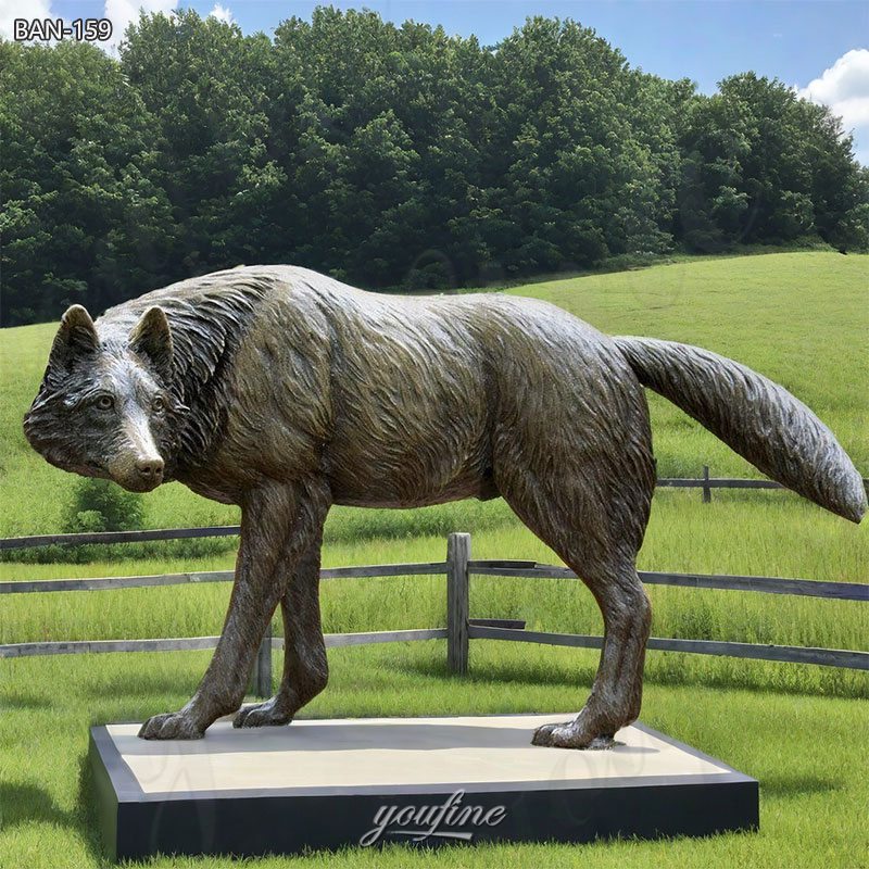 big wolf statue