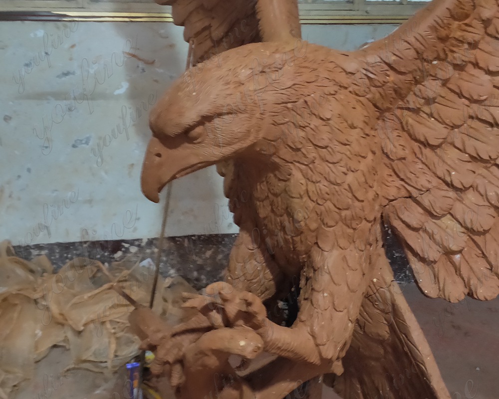 eagle statue clay model (2)