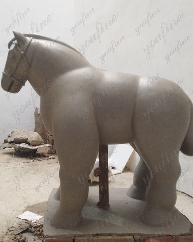 fat horse statue clay model (1)