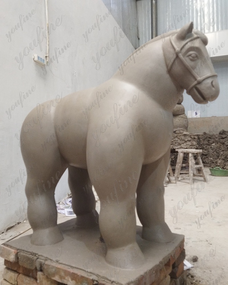 fat horse statue clay model (2)