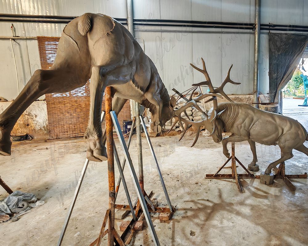 fighting elk statue clay model (2)