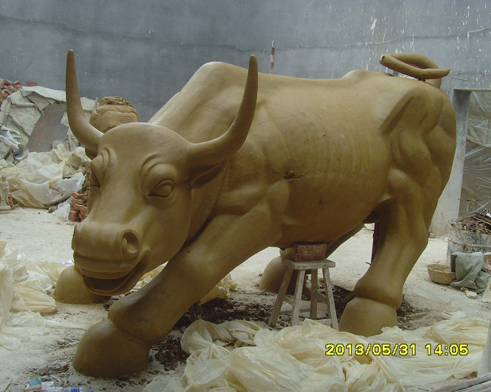 wall street bull clay model (1)