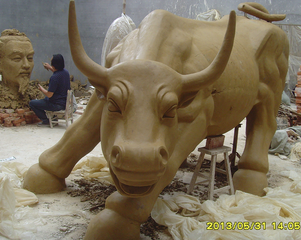 wall street bull clay model (2)