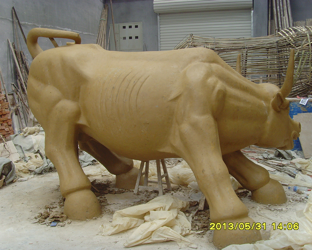 wall street bull clay model (3)