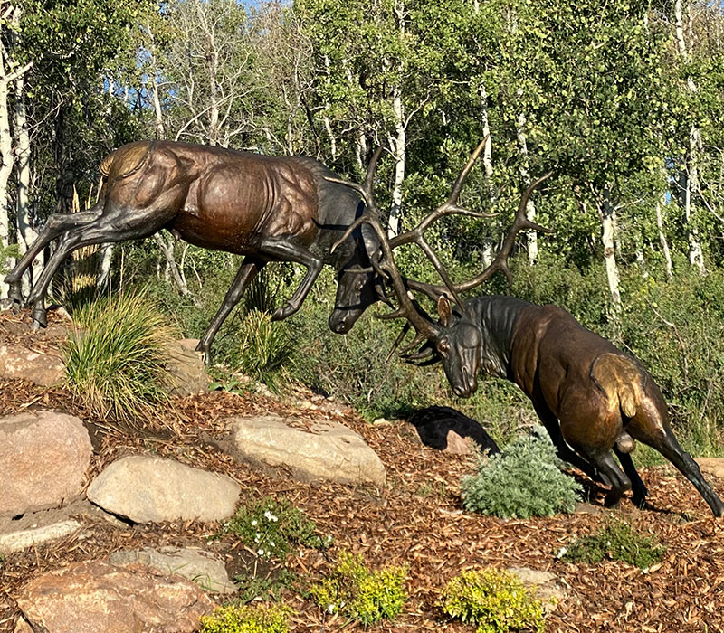 bronze-fighting-deer-statue