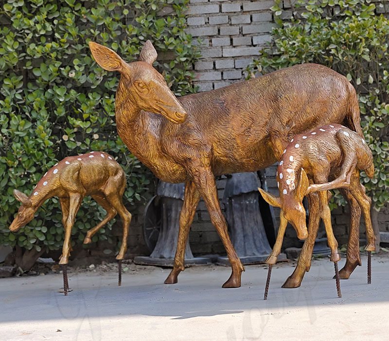 doe-and-fawn-statues