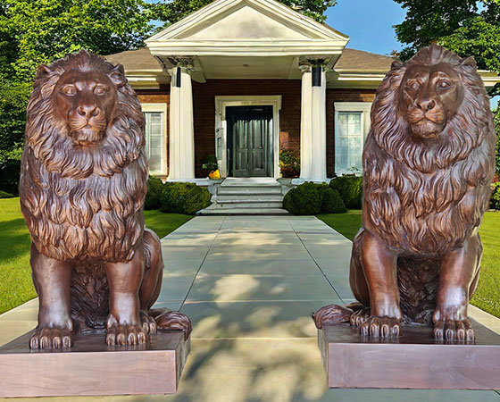 sitting-lion-statues