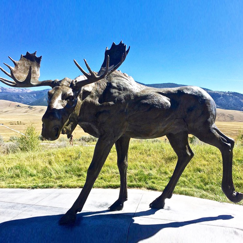 bronze-sculpture-moose